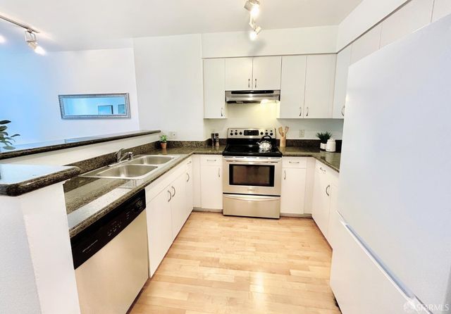 8300 Oceanview Terrace 101, San Francisco, CA 94132