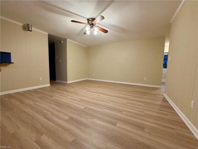 2904 Augusta CIR, Virginia Beach, VA 23453