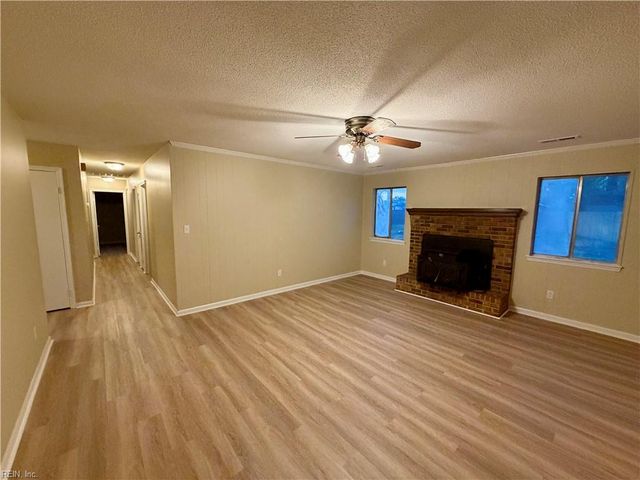 2904 Augusta CIR, Virginia Beach, VA 23453