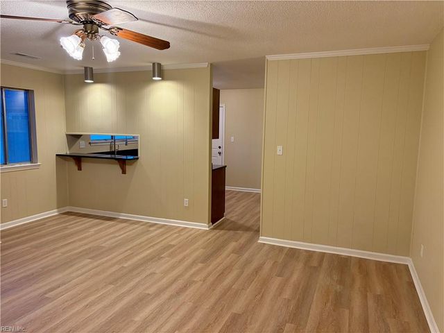 2904 Augusta CIR, Virginia Beach, VA 23453