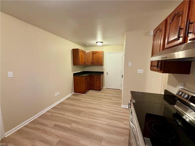 2904 Augusta CIR, Virginia Beach, VA 23453