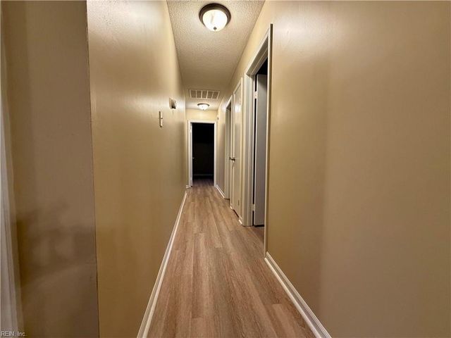 2904 Augusta CIR, Virginia Beach, VA 23453