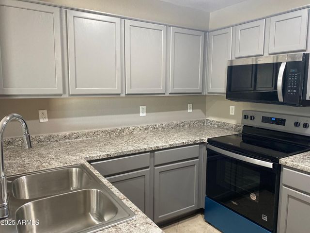 46010 W WINDMILL Drive, Maricopa, AZ 85139