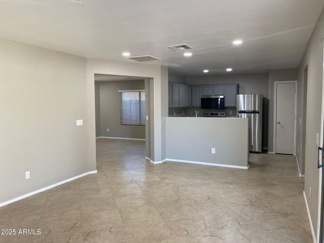 46010 W WINDMILL Drive, Maricopa, AZ 85139