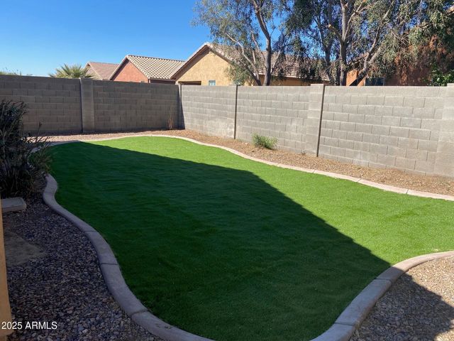 46010 W WINDMILL Drive, Maricopa, AZ 85139