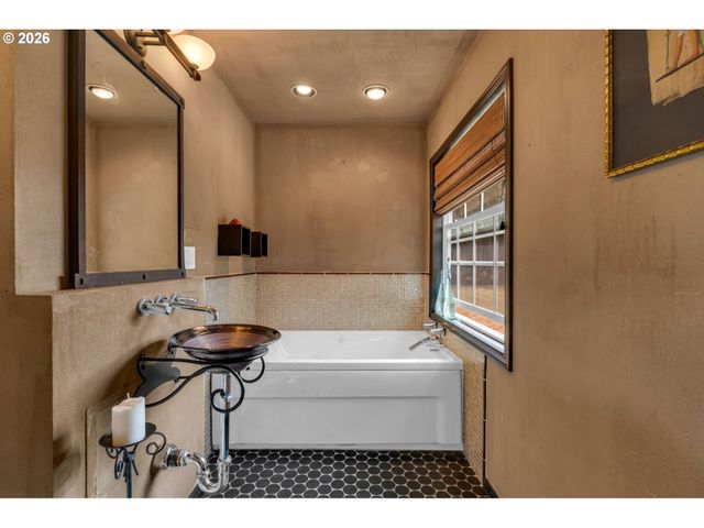 8821 Ne 102ND St, Vancouver, WA 98662