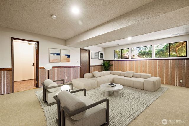 145 Big Bear Place NW, Issaquah, WA 98027