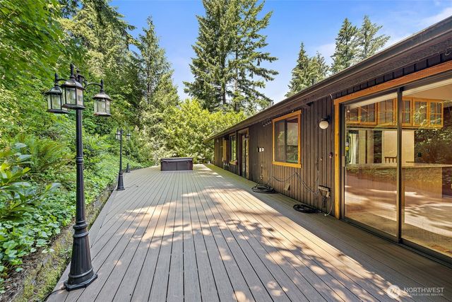145 Big Bear Place NW, Issaquah, WA 98027