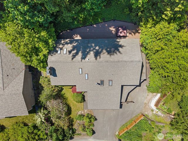 145 Big Bear Place NW, Issaquah, WA 98027