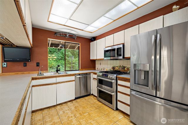 145 Big Bear Place NW, Issaquah, WA 98027