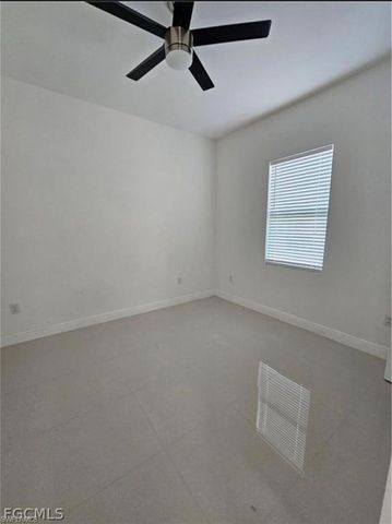 1147 Antonio ST E, Lehigh Acres, FL 33974