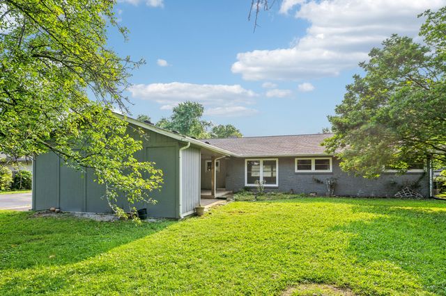 1306 Maymont Dr, Murfreesboro, TN 37130