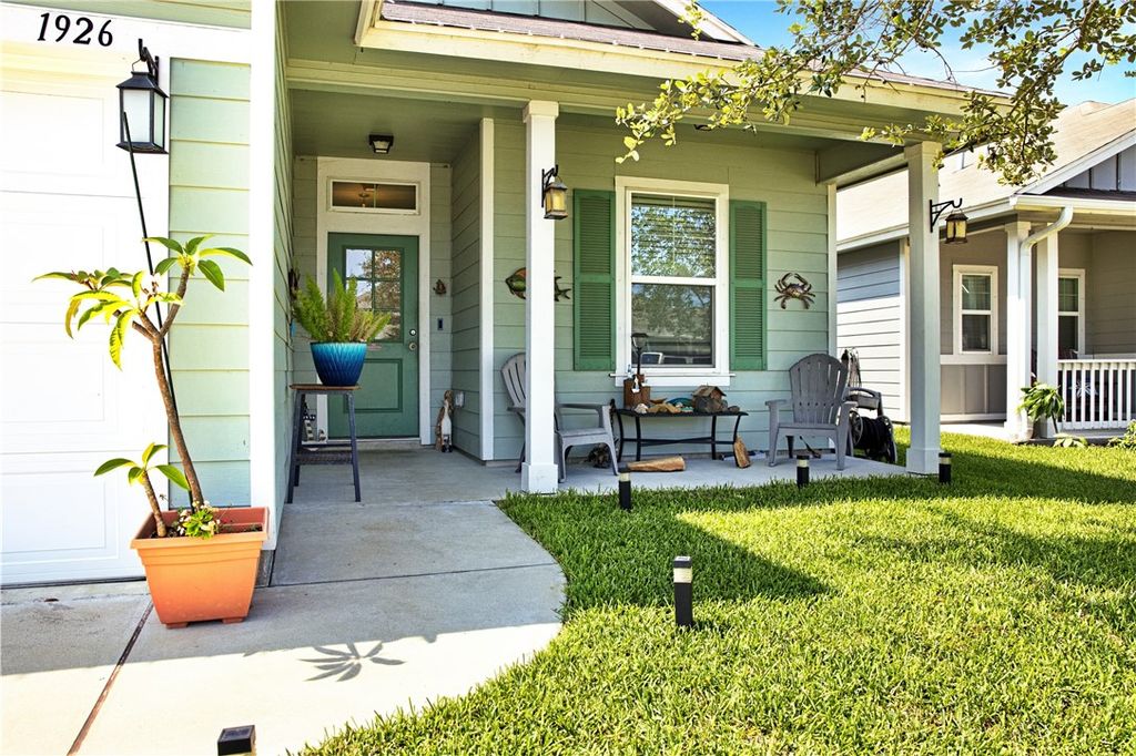 1926 Shellbank Ave, Aransas Pass, TX 78336 — photo 2