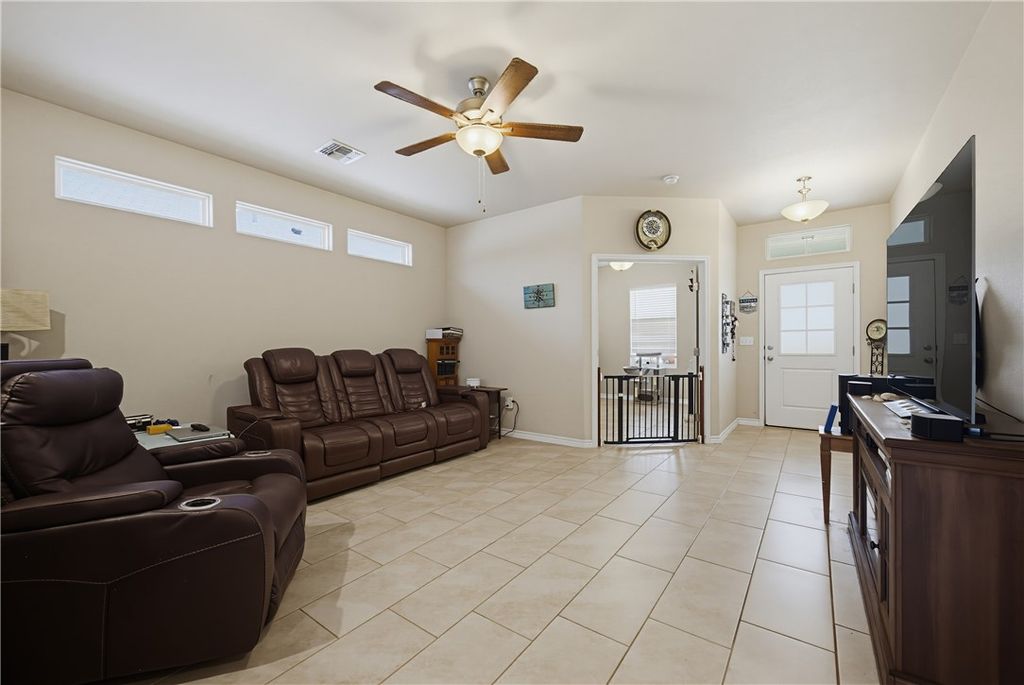 1926 Shellbank Ave, Aransas Pass, TX 78336 — photo 4