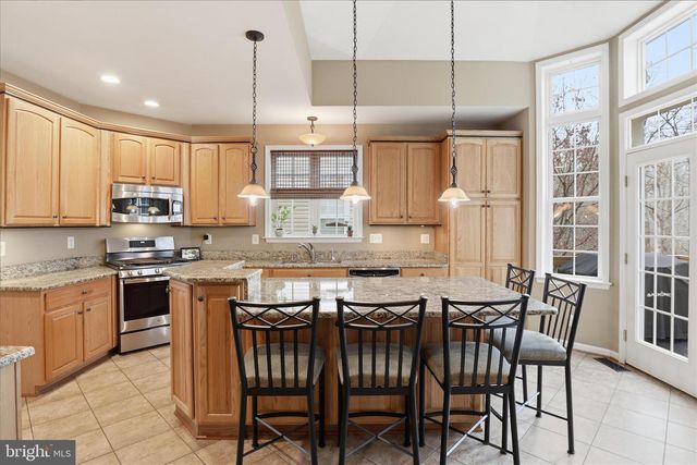 5870 LINDEN CREEK CT, Centreville, VA 20120