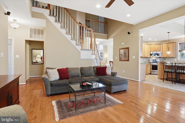 5870 LINDEN CREEK CT, Centreville, VA 20120