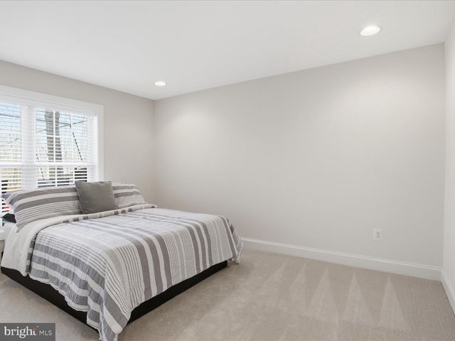 5870 LINDEN CREEK CT, Centreville, VA 20120