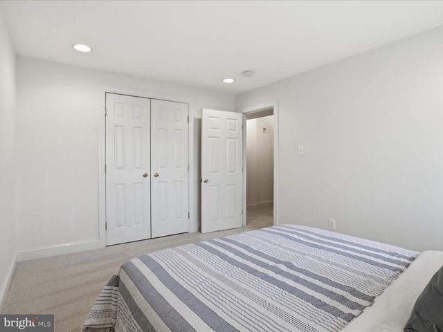 5870 LINDEN CREEK CT, Centreville, VA 20120