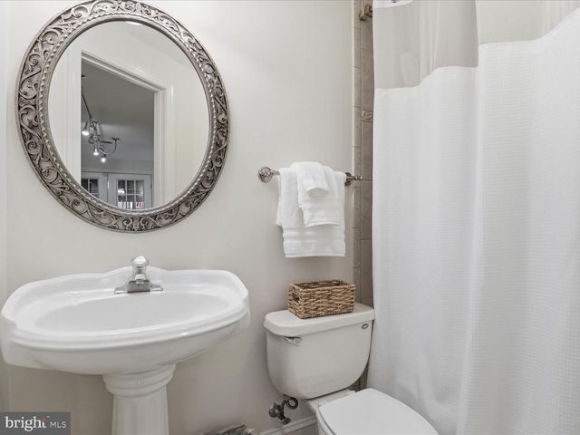 5870 LINDEN CREEK CT, Centreville, VA 20120