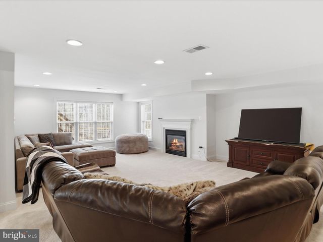 5870 LINDEN CREEK CT, Centreville, VA 20120