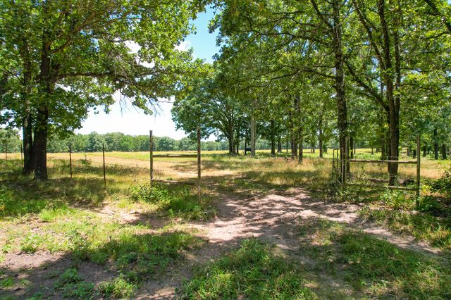 37483 S 700 Road, Jay, OK 74346