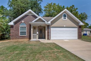 413 North Avenue, Whitesboro, TX 76273