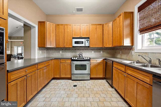 12201 OCEAN VISTA DR, Berlin, MD 21811