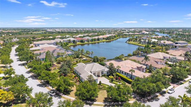 16204 DAYSAILOR TRAIL, Lakewood Ranch, FL 34202