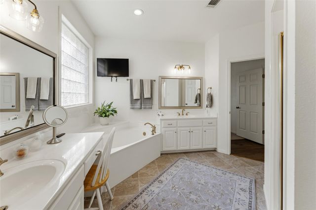 3401 Chisholm TRL, Salado, TX 76571