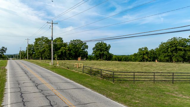 27660 S 620 Road, Grove, OK 74344