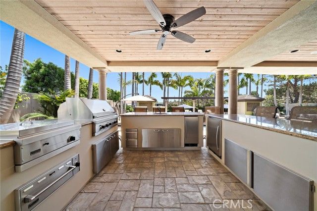 18976 Rockinghorse Lane, Huntington Beach, CA 92648