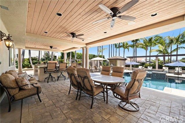 18976 Rockinghorse Lane, Huntington Beach, CA 92648