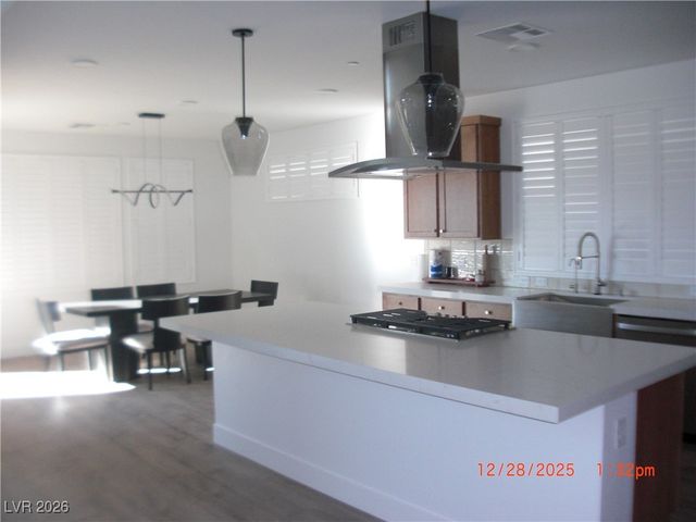 9751 Evergreen Pine Street, Las Vegas, NV 89166