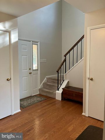 18424 FLOWER HILL WAY, Gaithersburg, MD 20879