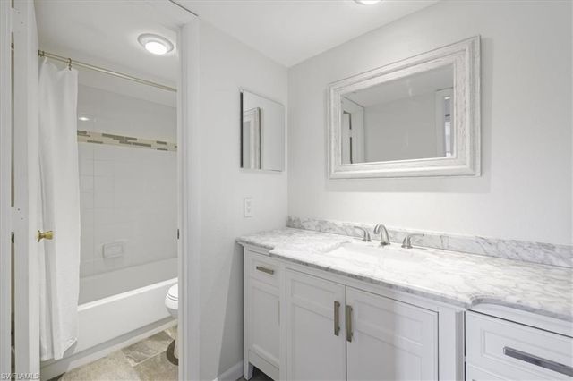 5244 Cedarbend DR # 2, Fort Myers, FL 33919