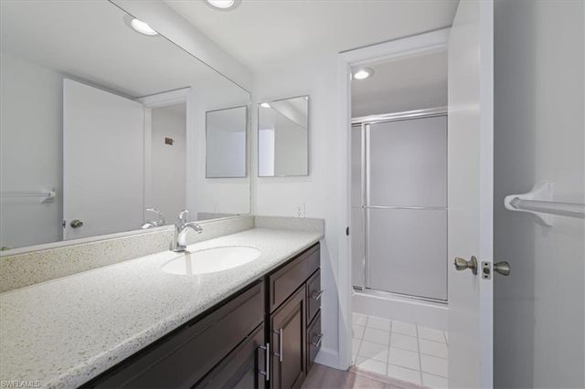 5244 Cedarbend DR # 2, Fort Myers, FL 33919