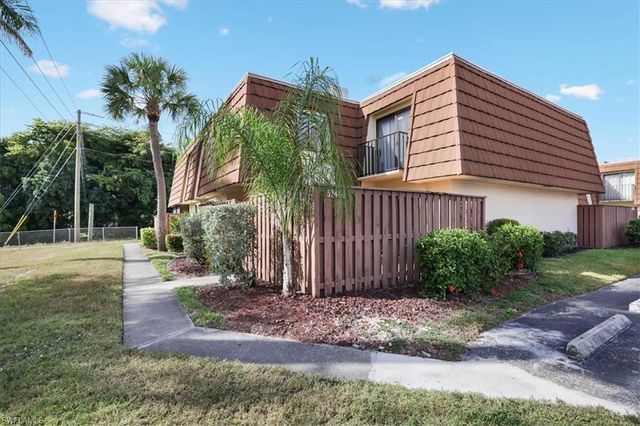 5244 Cedarbend DR # 2, Fort Myers, FL 33919