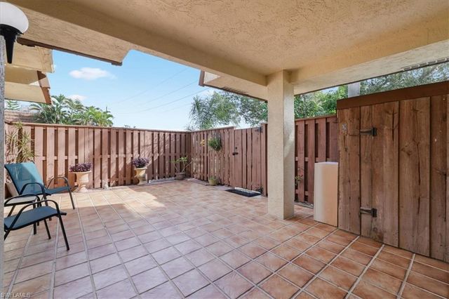 5244 Cedarbend DR # 2, Fort Myers, FL 33919