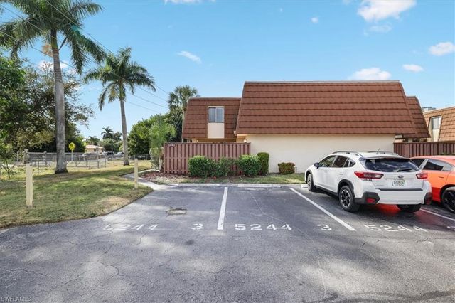 5244 Cedarbend DR # 2, Fort Myers, FL 33919