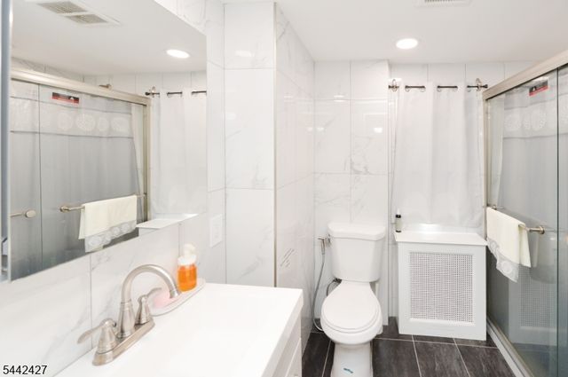 242 Prospect St, Nutley Twp., NJ 07110