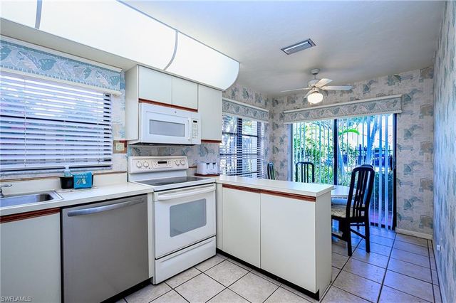 855 REEF POINT CIR, Naples, FL 34108