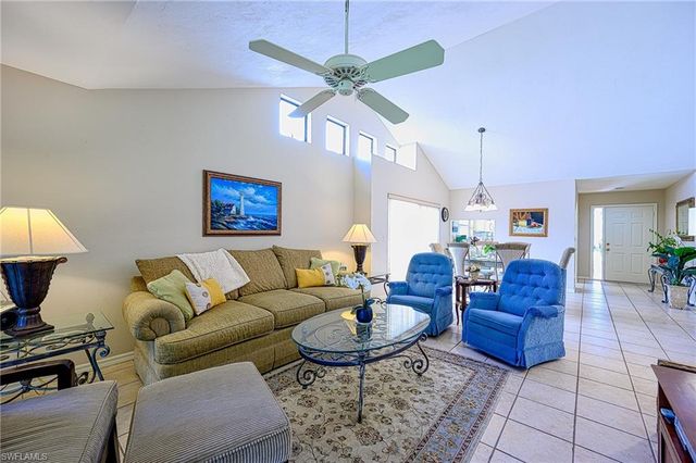855 REEF POINT CIR, Naples, FL 34108