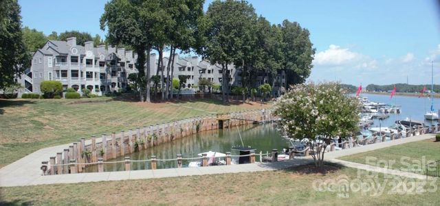 218 Northwest Drive, Davidson, NC 28036