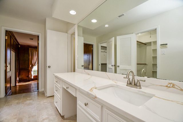 2930 Country Club Blvd Boulevard, Sugar Land, TX 77478