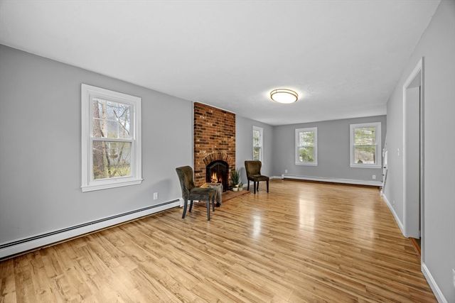 128 Quaker Meeting House Rd, Sandwich, MA 02537