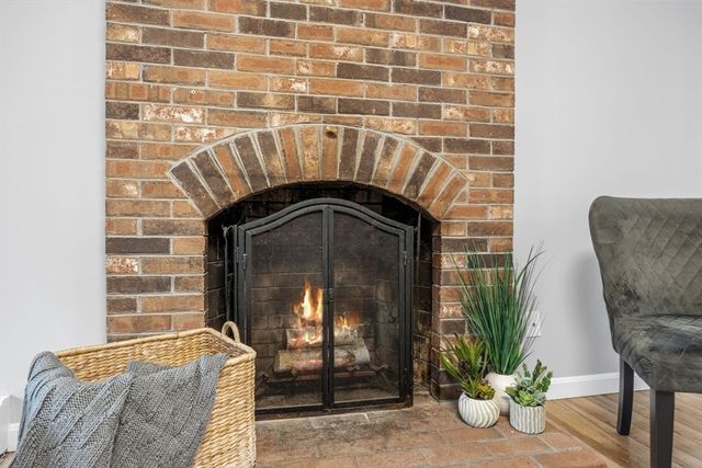 128 Quaker Meeting House Rd, Sandwich, MA 02537