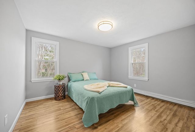 128 Quaker Meeting House Rd, Sandwich, MA 02537