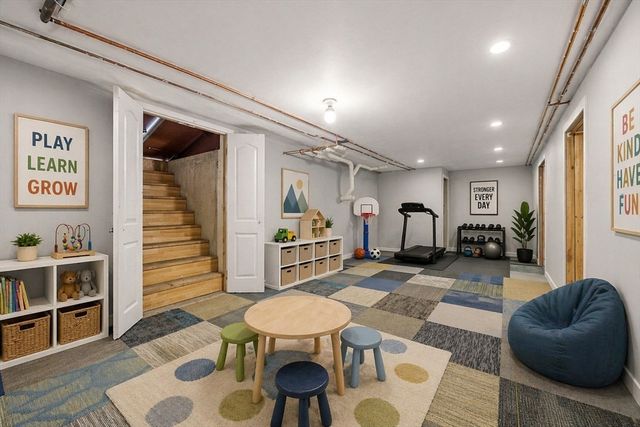 128 Quaker Meeting House Rd, Sandwich, MA 02537