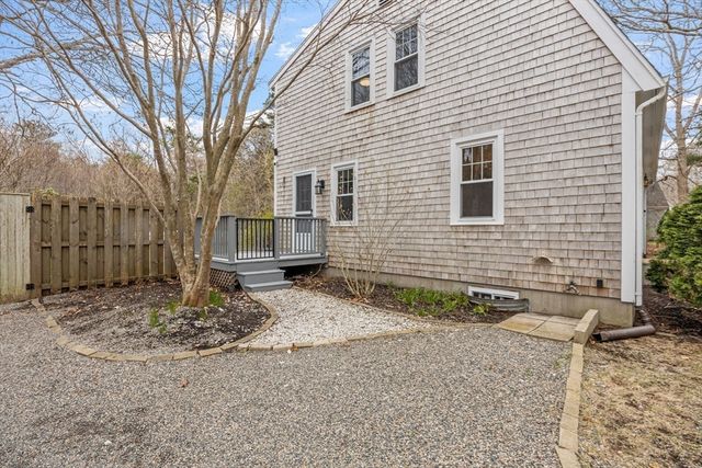 128 Quaker Meeting House Rd, Sandwich, MA 02537