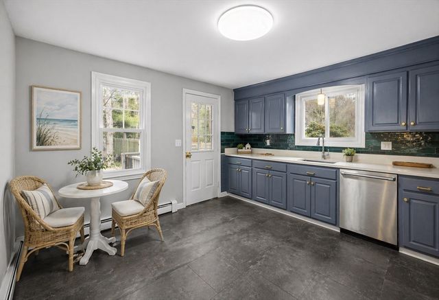 128 Quaker Meeting House Rd, Sandwich, MA 02537